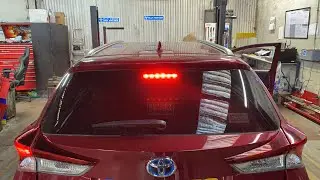 Как заменить задний стоп-сигнал на Toyota Auris Hybrid 2018