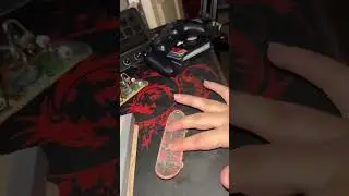 Had to break out the OG tech deck #skating #techdeck #fingerboard #skateboarding #fingerboarding