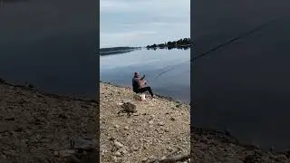 Поймал первого судочка, на Даугаве на червя🤯👍🫡