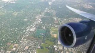 United Boeing 777 powered by PW4090 take off at Chicago airport