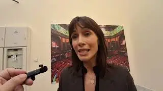 La pdl sugli orfani di femminicidio, intervista a Mara Carfagna