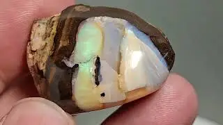 Koroit-Nuss-Opal, Handschmeichler, Opal 000924 sp