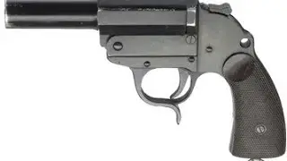  Going over a german world war two  ERMA (Erfurter Maschinenfabrik 1943 flare gun 
