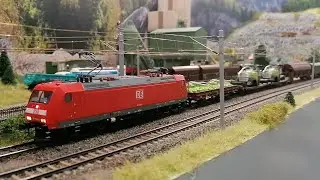 ÖBB Modelleisenbahn, neue Maishäcksler für's Lohnunternehmen