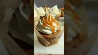 These Pumpkin Spice Cupcakes!! Recipe for you all in description. #fallbaking #bake