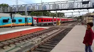[18046] EAST COAST EXPRESS LHB TRAIN READY TO LEAVE ON PLATFORM NO 4 in Hyderabad Deccan