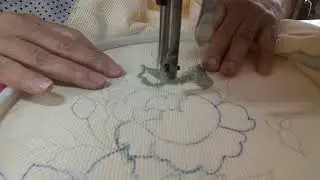 bordado de folhas diferente  na zig zag semi industrial