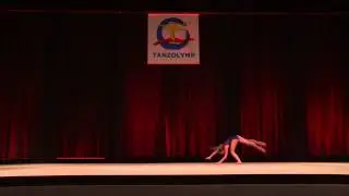 Caroline Grossman, Age 11, Tanzolymp 2015 Shattered Glass by Nina Buisson