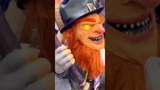 Scary elf! #vlog #halloween #disney #elf #concert #music #spooky #vlogger #halloweenvlog #scary