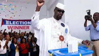 Doumbouya viens de remporté les élections présidentielles félicitations à toute la Guinée.
