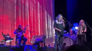 Robert Plant with Saving Grace - Gallows Pole (Black Dog: In My Time of Dying)