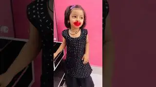 Tooktook lipstick laga ke mummy ko sunder kam bander lag rhi h