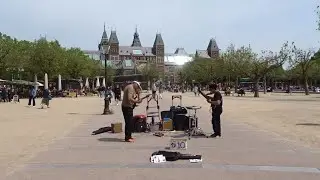 Famous Unknowns Carlos Vamos en Lindsay Buckland - Museumplein Amsterdam