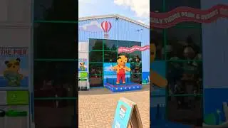 GIANT Sooty w parku rozrywki Crealy, siedzibie SOOTY LAND