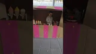 One scoop or two? 🍦 Ice Cream Truck made with cardboard and Makedo!