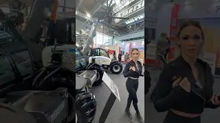 Первый в мире электрический телескоп от Faresin на #agritehnika #tesla #телескопический погрузчик