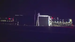 18-wheeler crashes on I-35W in Alvarado