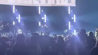 Matthew West singing Don&rsquo;t Stop Praying