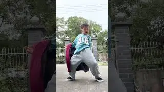 #smoke 😎Wearing my grandma's vest and dancing, do you think it's cool?🤭 #hiphop #dance #cute #kpop
