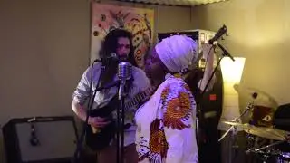 Ama Akroma ~ Loner Life (live session)