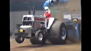 Indoor Tractor Pulling Ahoy 1992