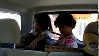 ICA DAN CHIKA GORONTALO 2009 Two little girls arguing : 'Tissue or Pampers?