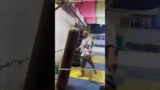 Тренировка железных ног в стиле Шаолинь #кунгфу #боевыеискусства