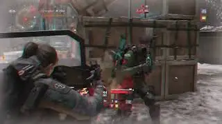 4 d3fnc Tenacious Savage VS 9k Stamina Predator (Tom Clancy's The Division&trade;)