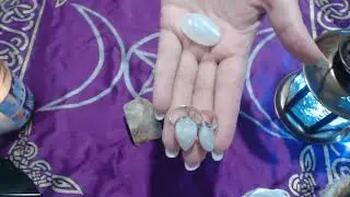 MOONSTONE AND IT SPIRITUAL MAGICAL HEALING ENERGY PROPERTIES!