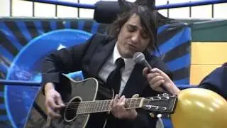 Louden Noxious Sings: 