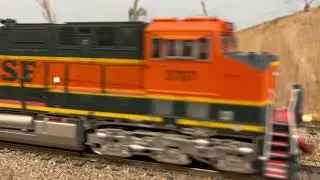 BNSF Local with H1 ET44 and Yellowbonnet SD40-2!