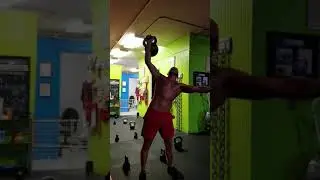 28kg 1-Arm Kettlebell Military Press