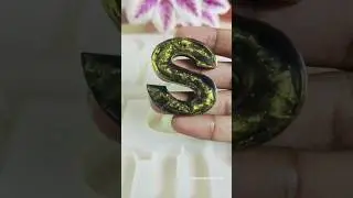 DIY Resin Alphabet🖤💛#viral #shorts#viralvideo#shortvideo#diy#resin #resinart #handmade#smallbusiness