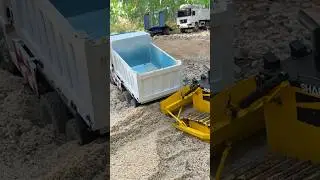 RC Dump Truck STUCK in Mud | Bulldozer Rescue😄😄🚜🚜