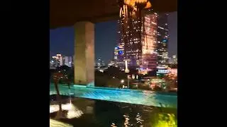 Lush Forest Electric Design Infinity Hydrotherapy Pool By Bill Bensley! Orient Hotel Jakarta 🇮🇩