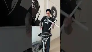 Travis Barker really the goat fr #travisbarker #drummer #veeze #notadrill
