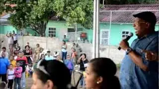 Juano Coco i E Simia Resusita den Mari Pampoen.wmv