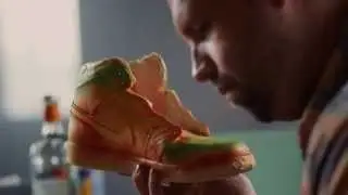 BACARD&Iacute; Mango Fusion - Mache Customs Sneaker Documentary (:15)