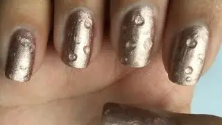 Raindrop nail art