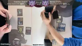 DC: Atraxa vs. Atraxa &mdash; Mirror Mayhem | Dragon World Store Slan&yacute;