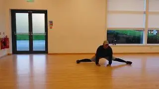 Les Twins (Laurent) Splits Dance Move @Bustabreezie