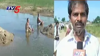 No Water In Pushkar Ghats, Devotees Facing Trouble | Krishna Pushkaralu 2016 | Guntur | TV5 News