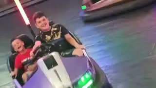 La Eforie,David este la prima experienta a lui de a conduce o masinuta electrica😉👍😘