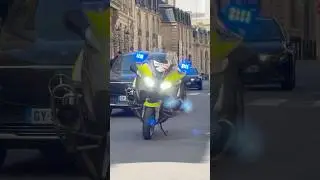 Les nouvelles motos de POLICE avec les feux d&rsquo;urgence 😎 #parisinterceptor #police #moto