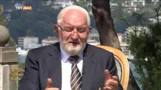 Kabe'nin Karşısında Edilen Dua Kabul Olur mu? - Necmettin Nursa&ccedil;an ile Rahmet Kapısı - TRT Avaz