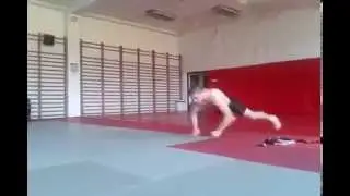 Polish Man doing crazy push-ups