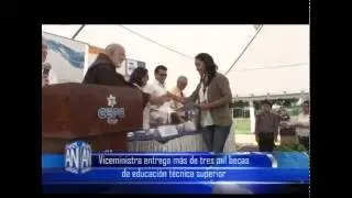 Inauguraci&oacute;n de aulas y entrega de becas en las instalaciones de ESFE/AGAPE