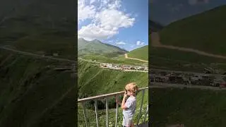 Art, History & Mountains &ndash; Friendship Monument 🌈