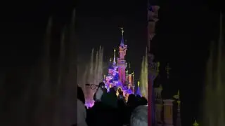 Disneyland Paris firework, drone, castle show called Disney tales of Magic #dlp 