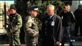 Ukraine Forces Holding Out as Russia Moves On Crimean Bases